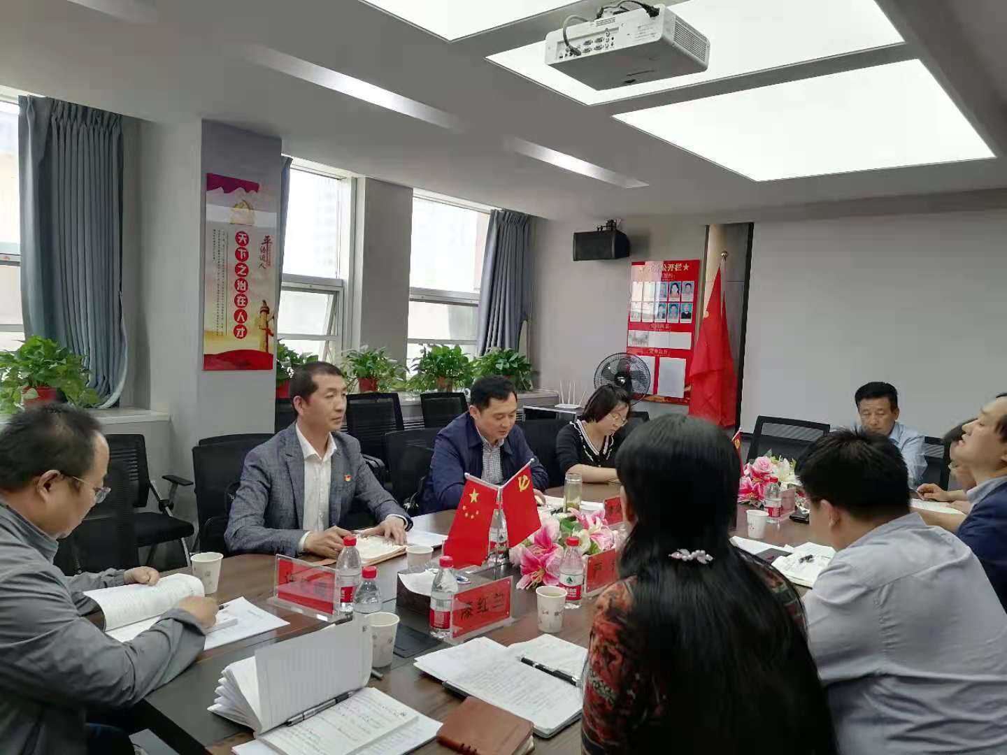 �޽����Ժ��չ����ΪȺ�ڰ�ʵ�¡�ʵ���˶�ר�����