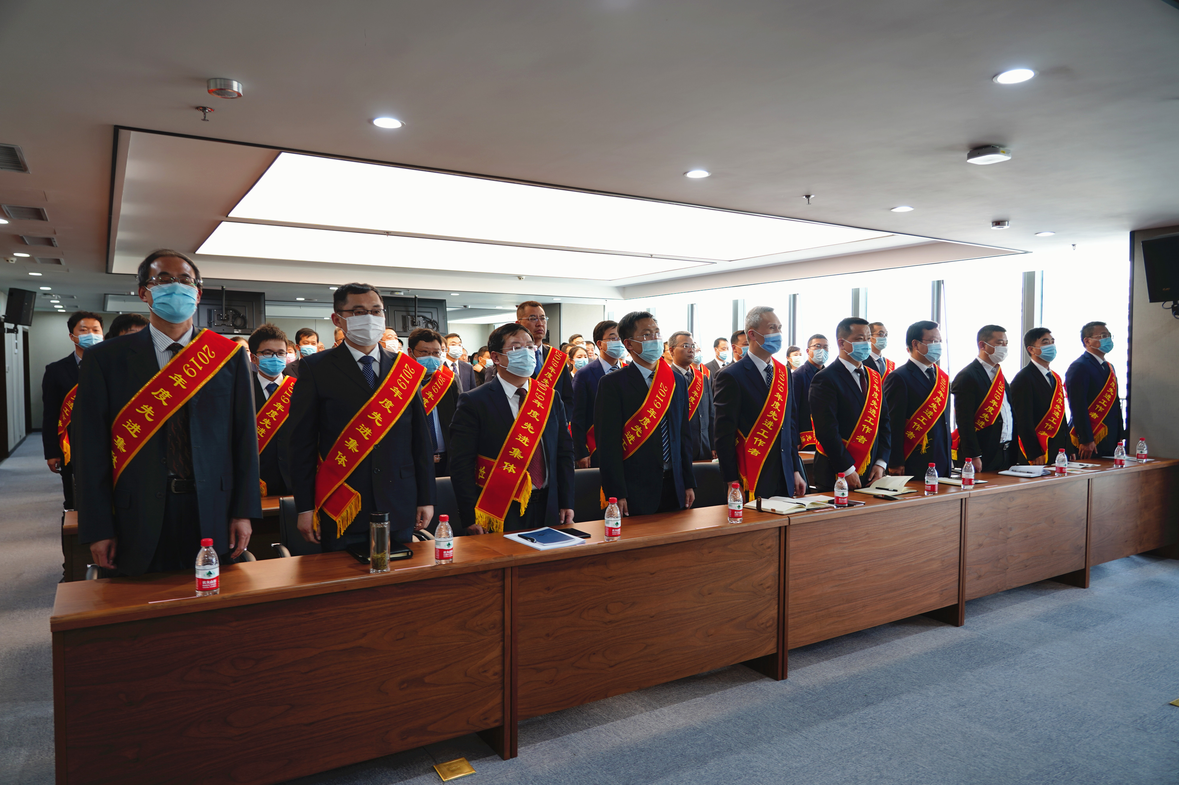 ����yl6776�������ż����ٿ�2019����Ƚ�����<br/>�Ƚ������߱�����