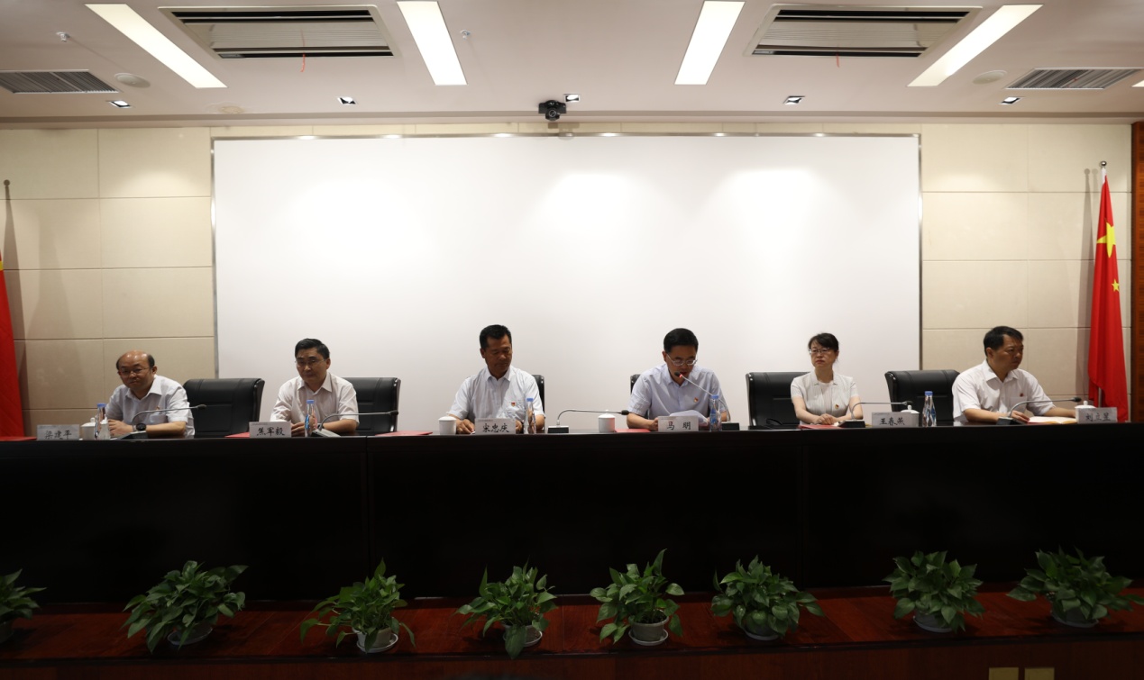 J:������վ�����������鵳Ⱥ���赳������.jpg